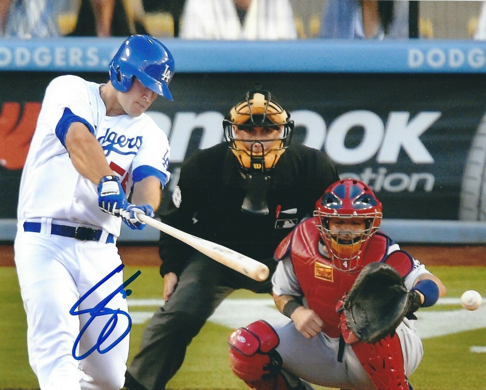 Signed 8x10 SCOTT SCHEBLER Los Angeles Dodgers Autographed Photo Poster painting - COA