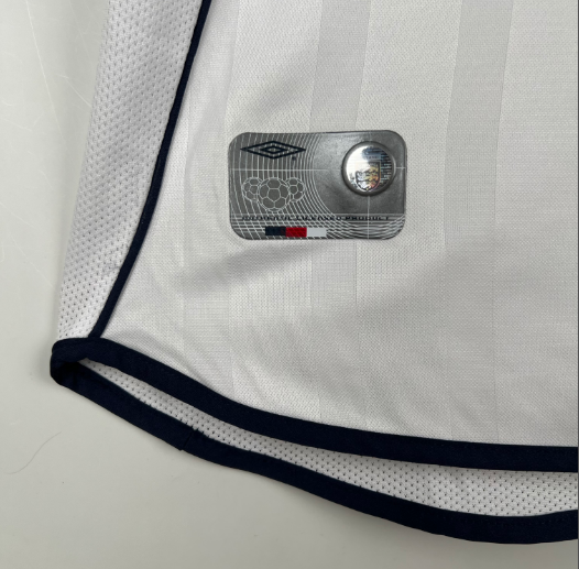 Retro England 2002 Home Men's Football T-Shirt Thai Quality