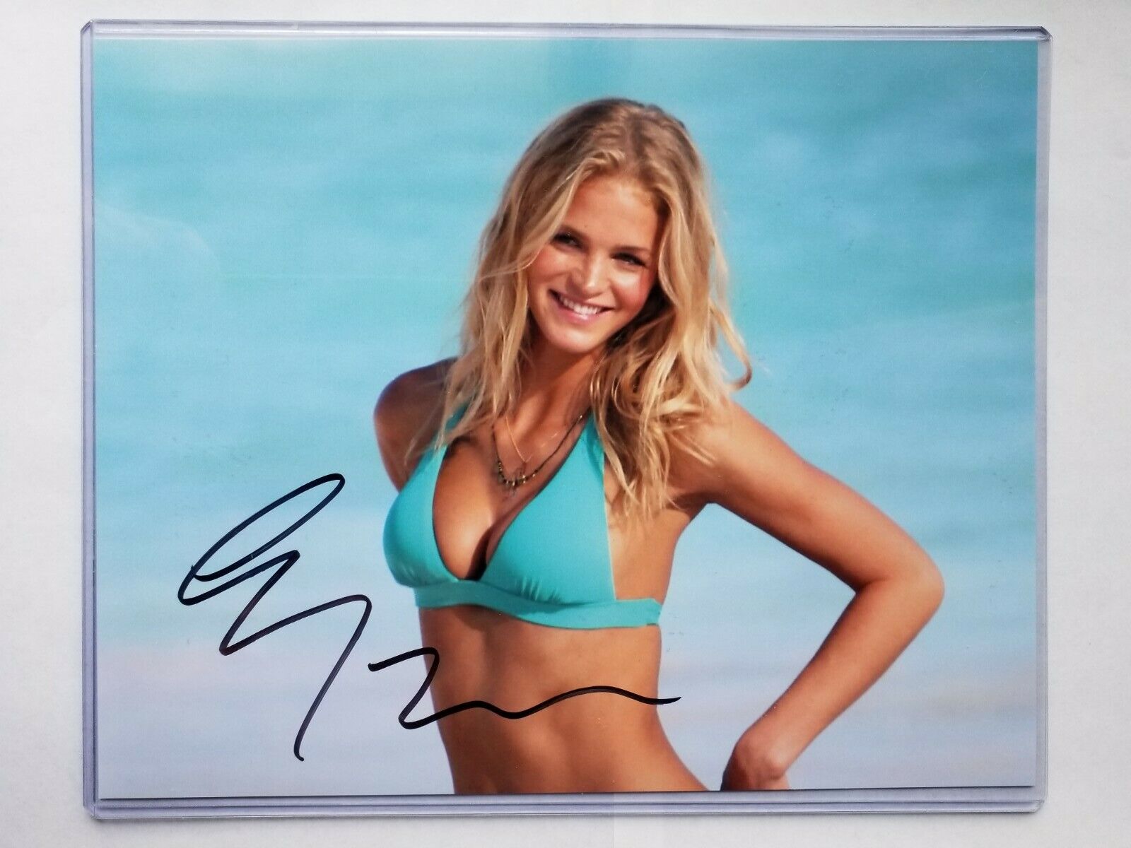 Autographed Erin Heatherton Authentic Signed 8 x 10 Photo Poster painting