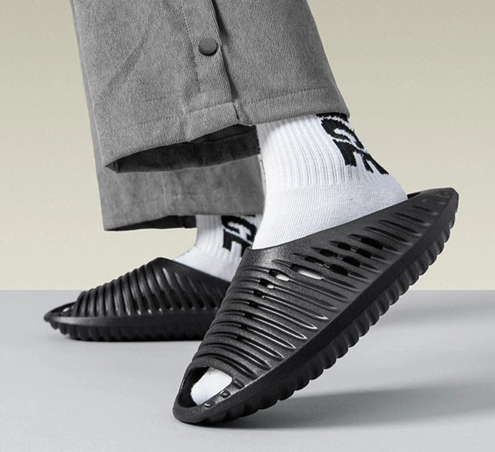 Vstacam New Personalized UFO Men Slippers Summer Beach Shoes Soft EVA Hollow Hole Peep Toe Slides Outdoor Casual Sandals Man Shoes Clogs