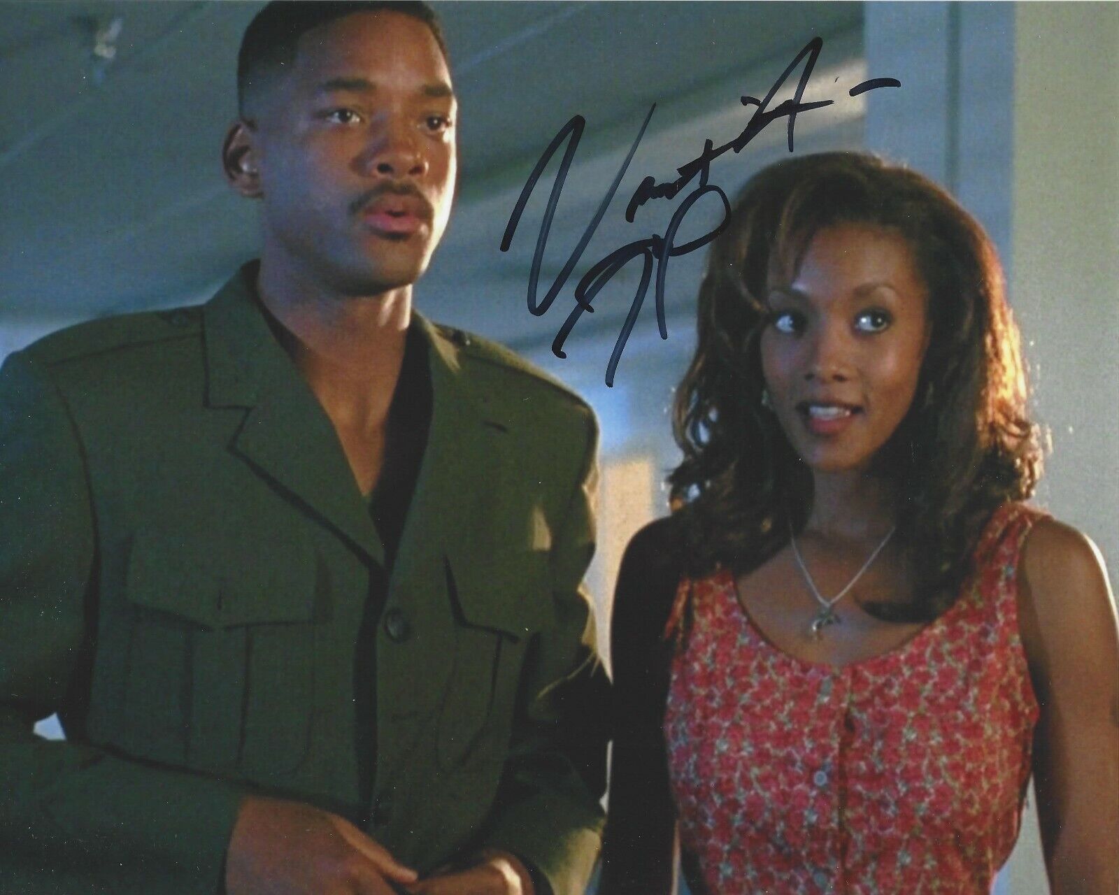 VIVICA A. FOX SIGNED 'INDEPENDENCE DAY' 8x10 MOVIE Photo Poster painting w/COA KILL BILL ACTRESS