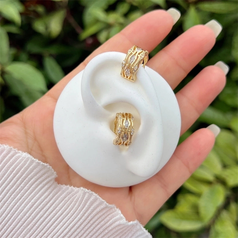 1 Pair Modern Style Minimalist Streetwear Geometric Inlay Copper Zircon 18K Gold Plated Ear Cuffs