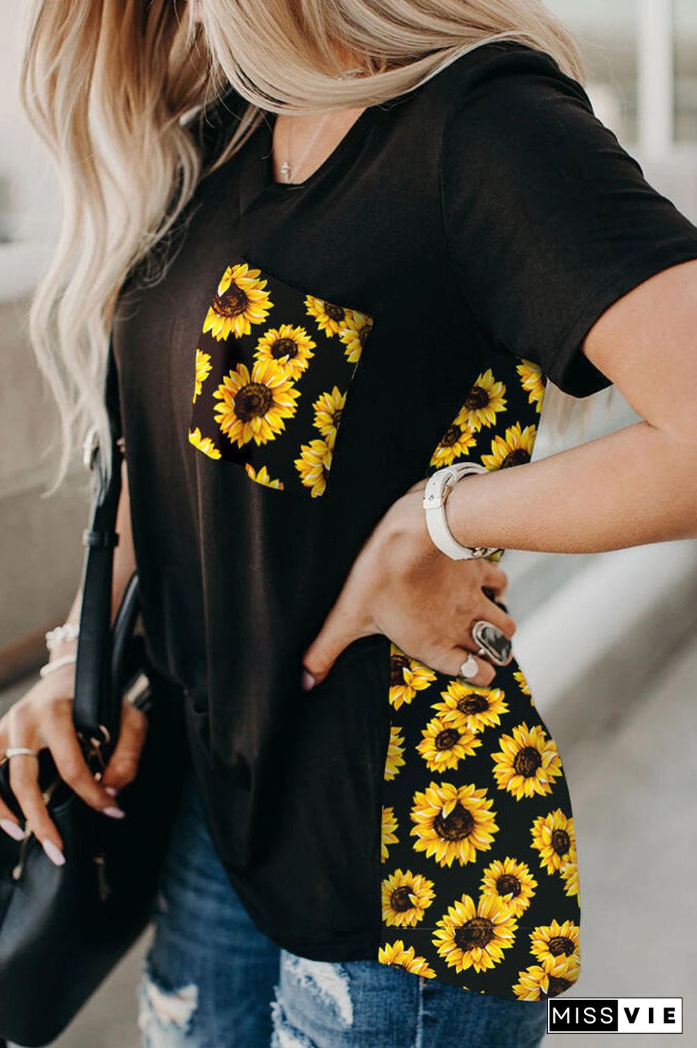 Printed Irregular V-Neck Pocket T-Shirt