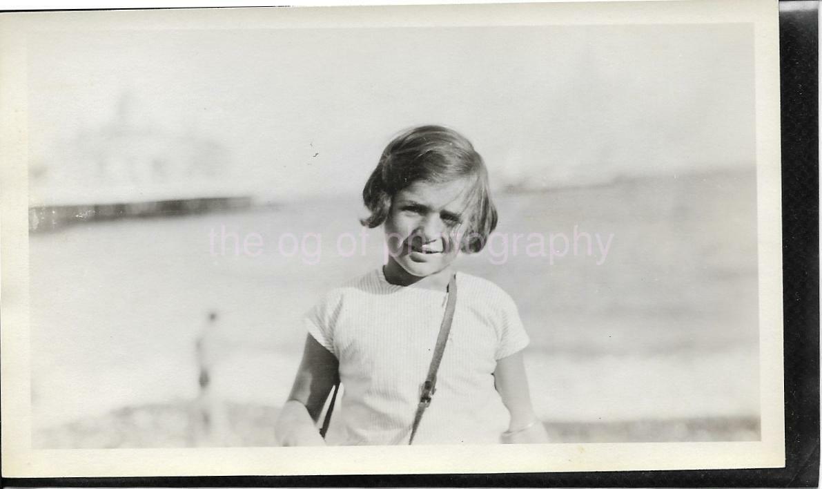 LITTLE GIRL Found Photo Poster paintinggraph bwOriginal Portrait VINTAGE 98 15 S