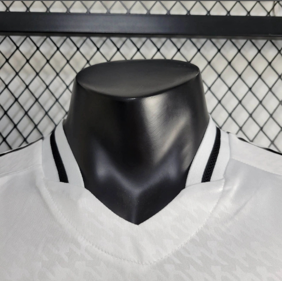 24/25 Real Madrid White Player Version Football T-Shirt Thai Quality