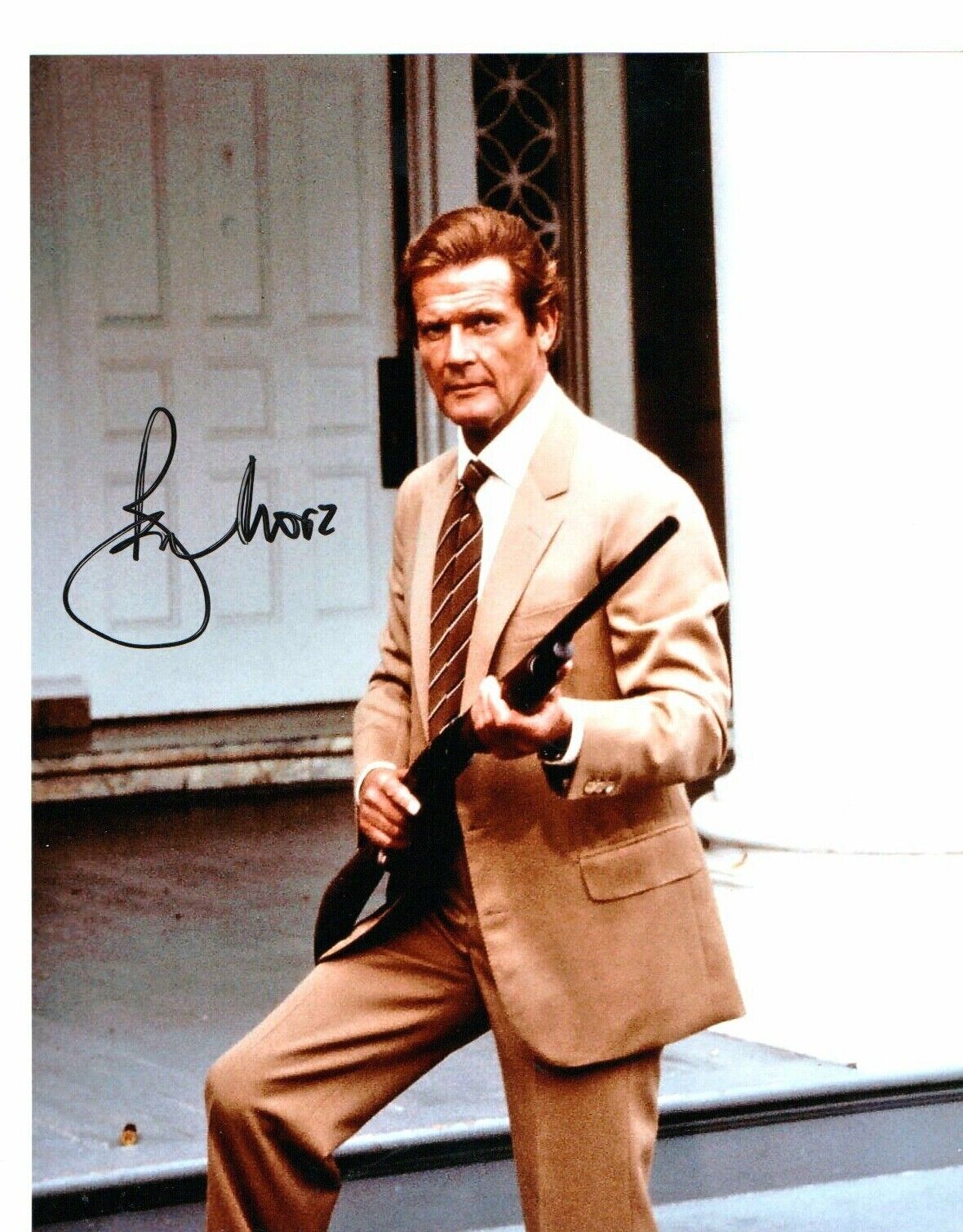 Roger Moore James Bond Signed 10 by 8 inches Autograph Photo Poster painting 007 COA