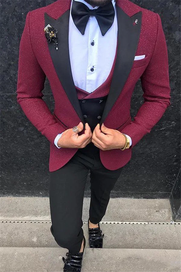 Popular Burgundy Groomsmen Suits Peaked Lapel With Three-Pieces