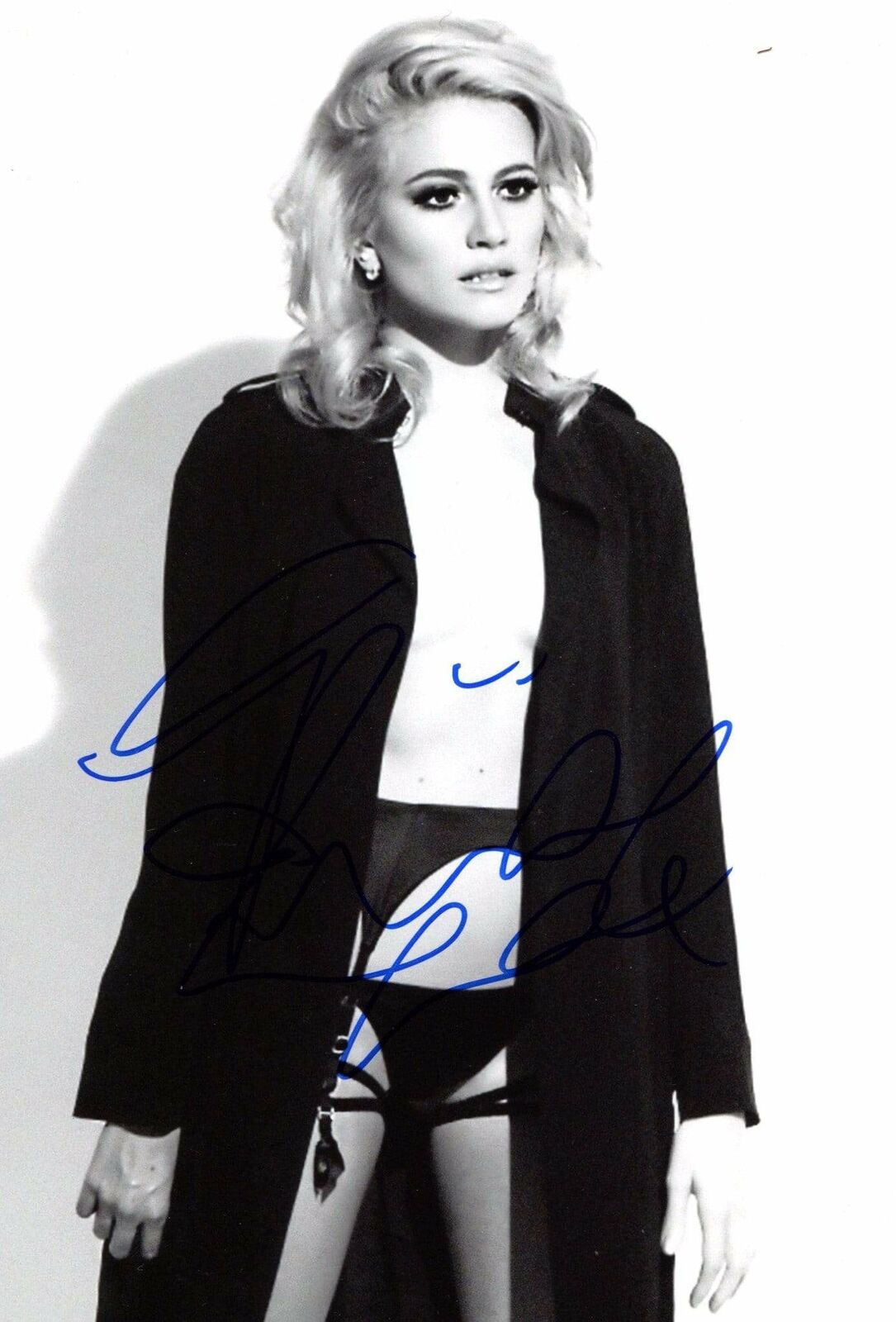 Pixie Lott ACTRESS autograph, In-Person signed Photo Poster painting