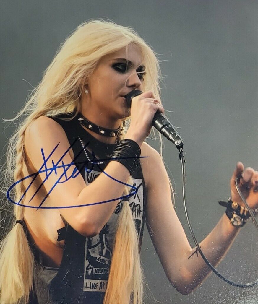 Taylor Momsen Authentic Autographed 8x10 Photo Poster painting w/ COA