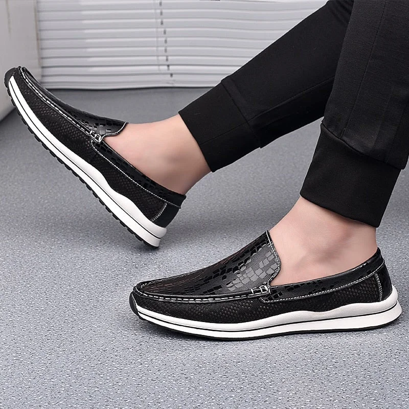 Fashion loafers men Summer Style Soft Moccasins Men High Quality Genuine Leather Shoes Men breathable Flats Gommino Shoes men