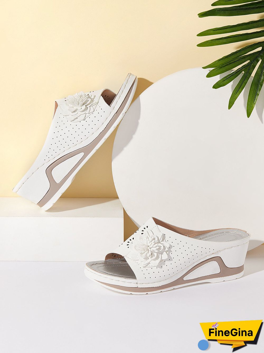 3D Floral Cutout Upper Vintage Bohemian Wedge Slippers