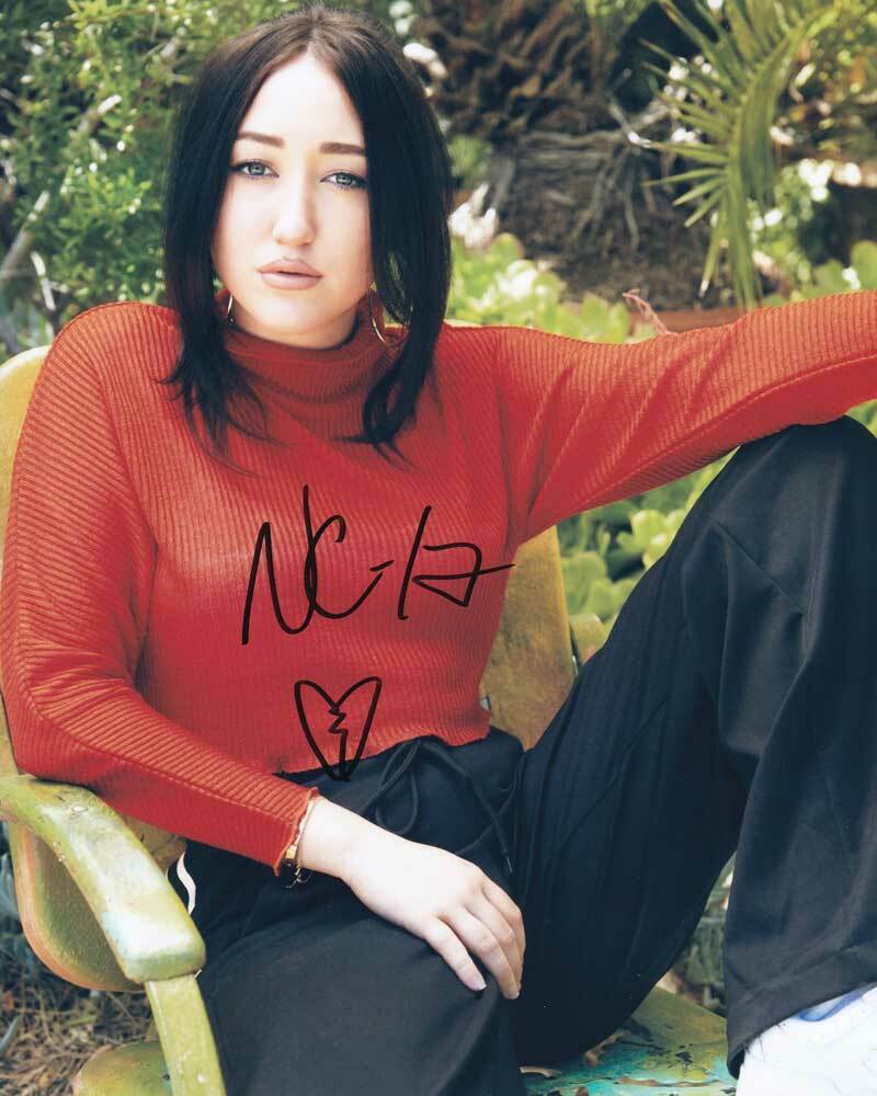 Noah Cyrus In-Person AUTHENTIC Autographed Photo Poster painting SHA #95564