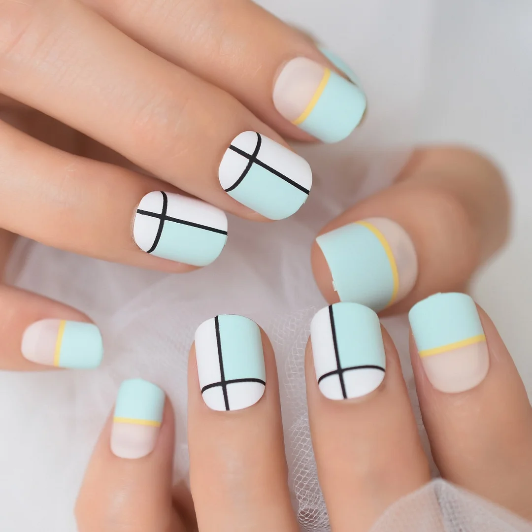 Short Fake Nails With Designs Skull Halloween Antic Artificial Nails Tips Nude Round Daily Creative Press Nail On Finger-Nail Inspo