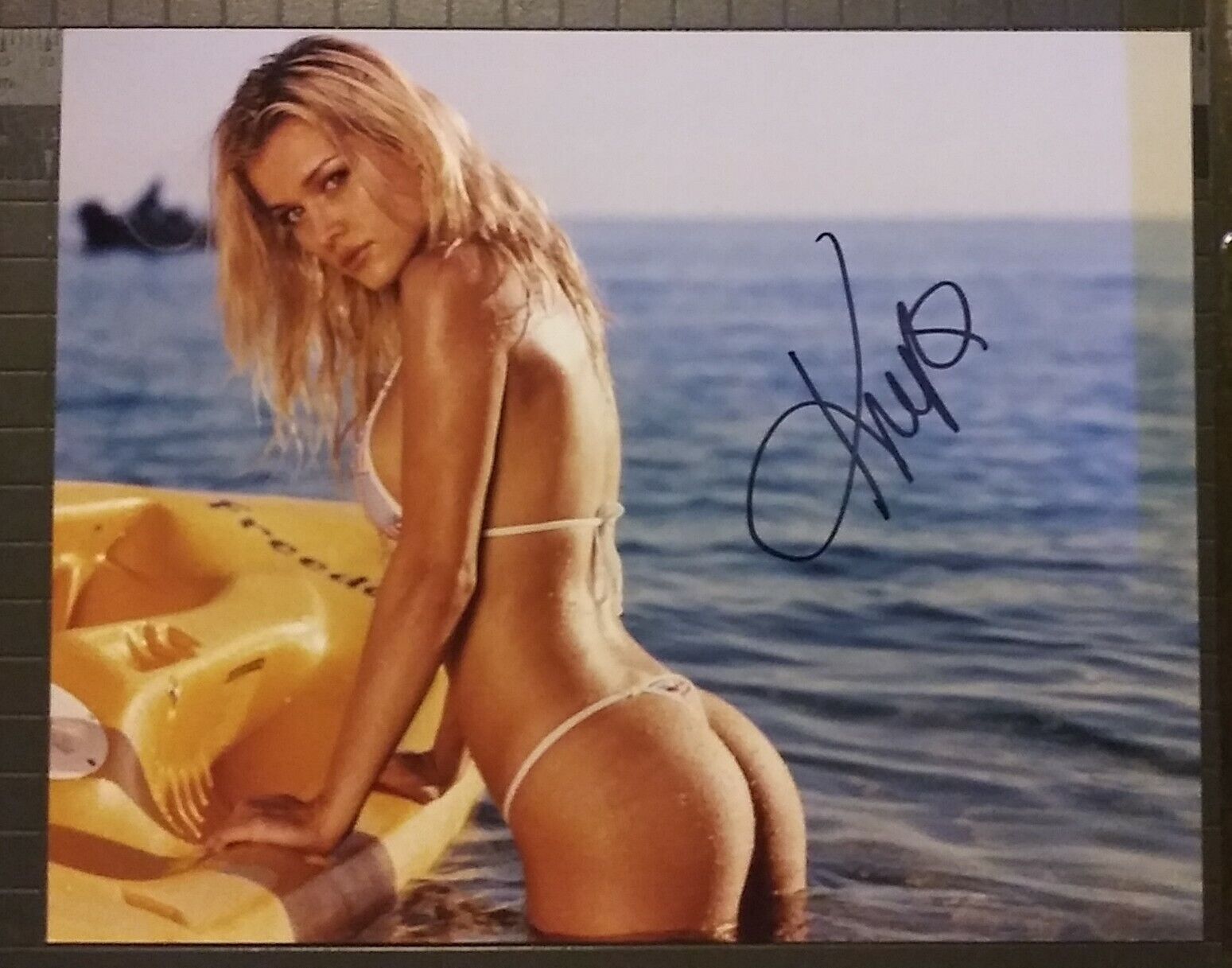 Joanna Krupa signed 8x10