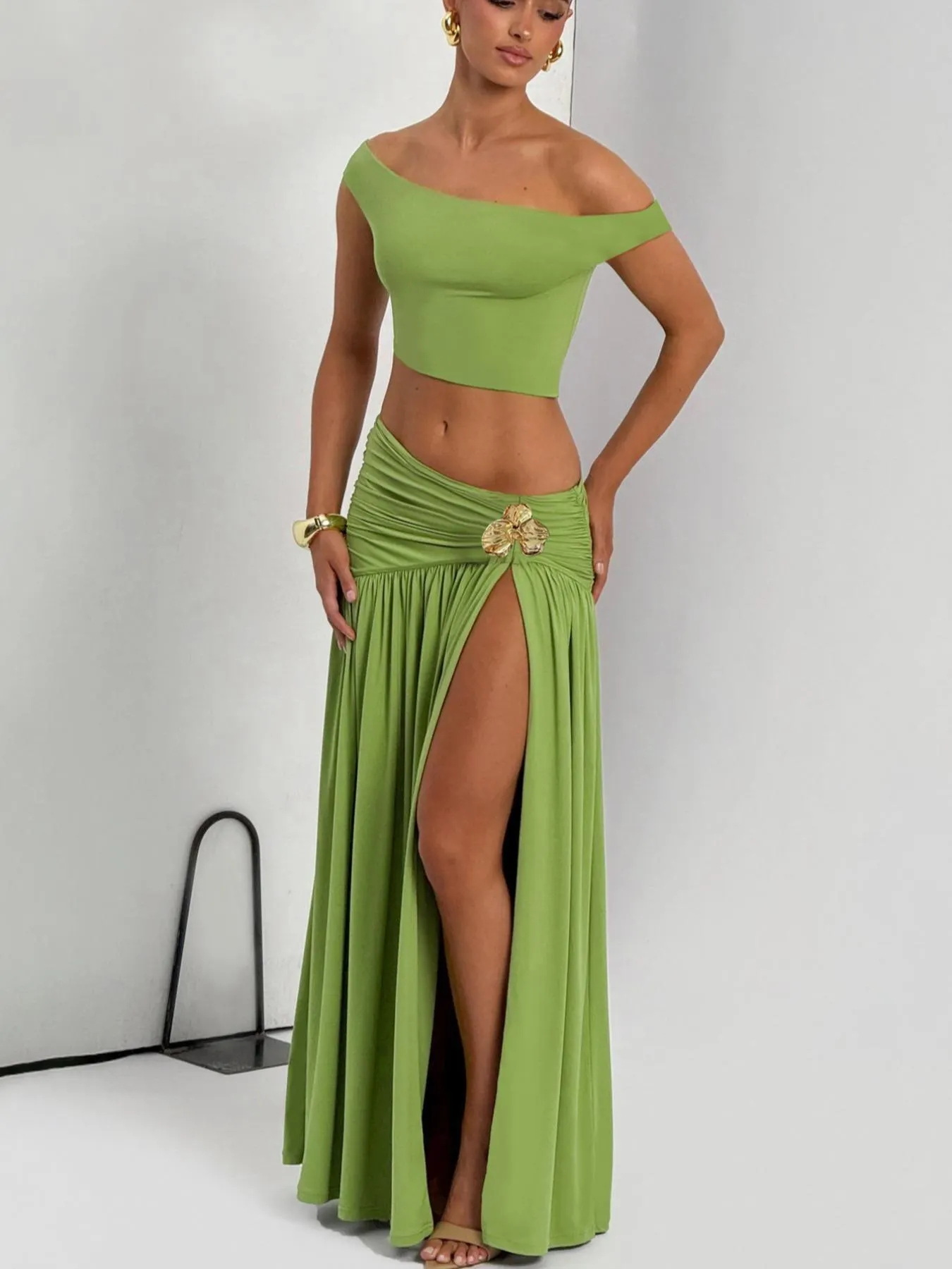 Women's Two-piece Solid Color One Shoulder Sleeveless Tank Top Bodycon Side Split Metal Flower Stitched Ruched Long Skirt Sets, Strapless Backless Irregular Hem Tube Tops with Pleated Slit Skirts, Womenswear Clothes Women's Two-piece Solid Color One Shoulder Sleeveless Tank Top Bodycon Side Split Metal Flower Stitched Ruched Long Skirt Sets, Strapless Backless Irregular Hem Tube Tops with Pleated Slit Skirts, Womenswear Clothes