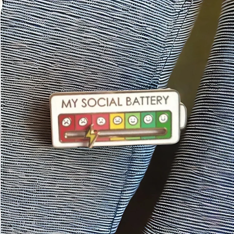 Funny Social Mood Brooch Pin - tree - Codlins