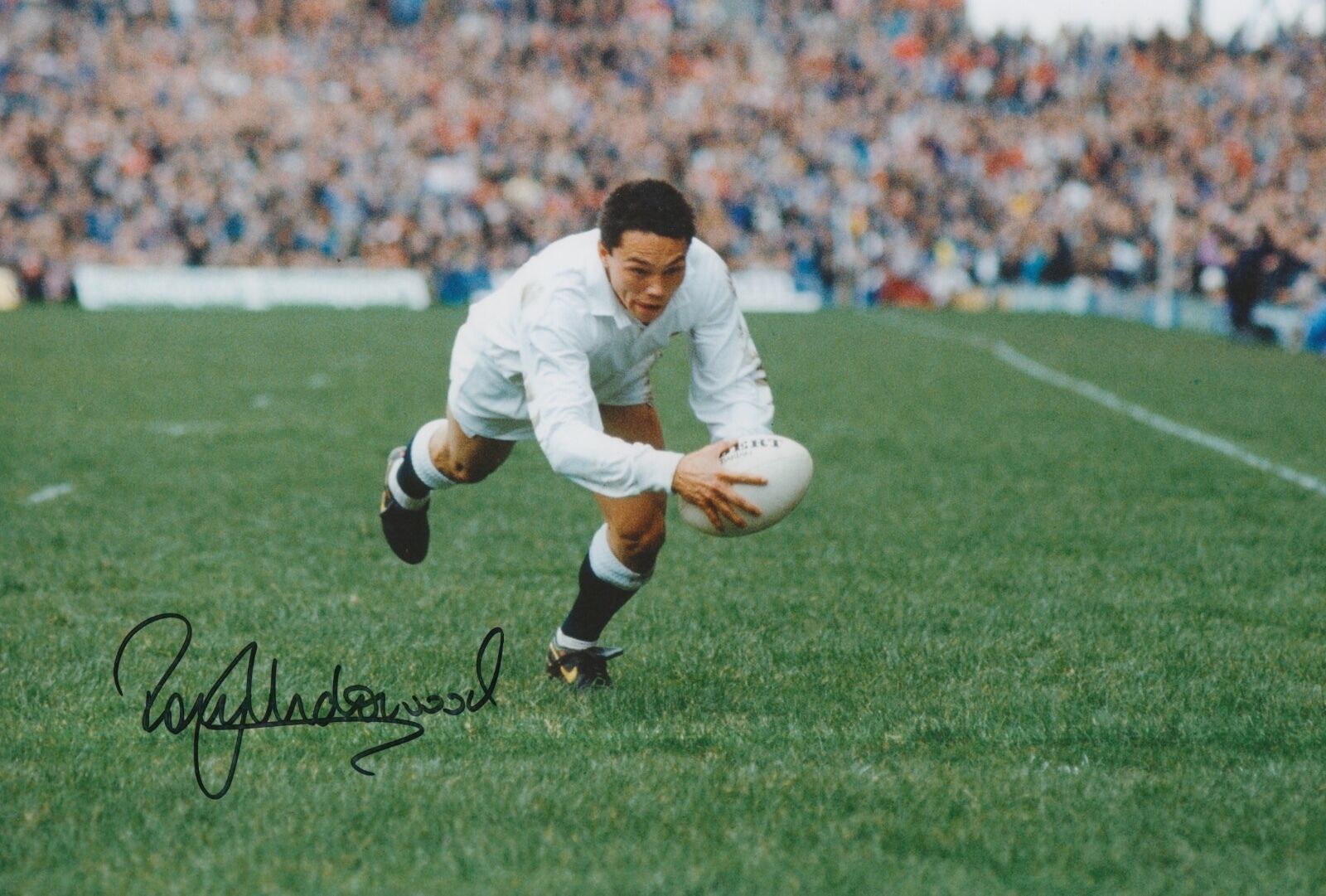 Rory Underwood Hand Signed England Rugby 12x8 Photo Poster painting.