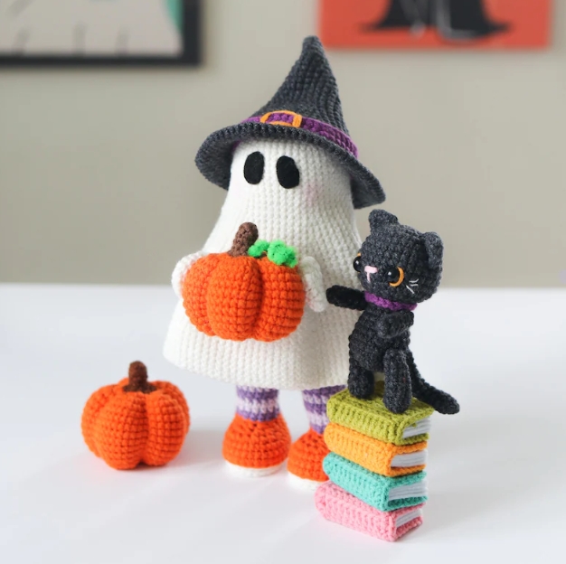 Halloween Ghost Crochet ，Witch Cat, Pumpkin, Books & Boba – Cute Fall Decor 