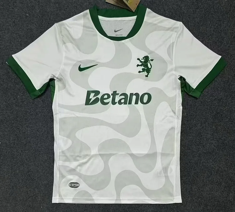 25/26 Lisbon away fans edition