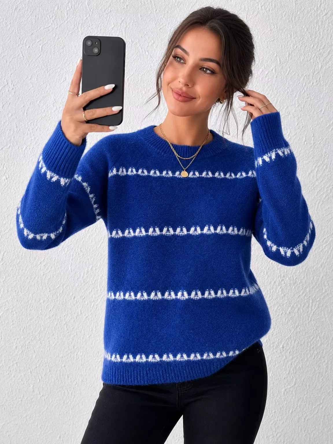 Women's Round Neck Striped Knit Sweater