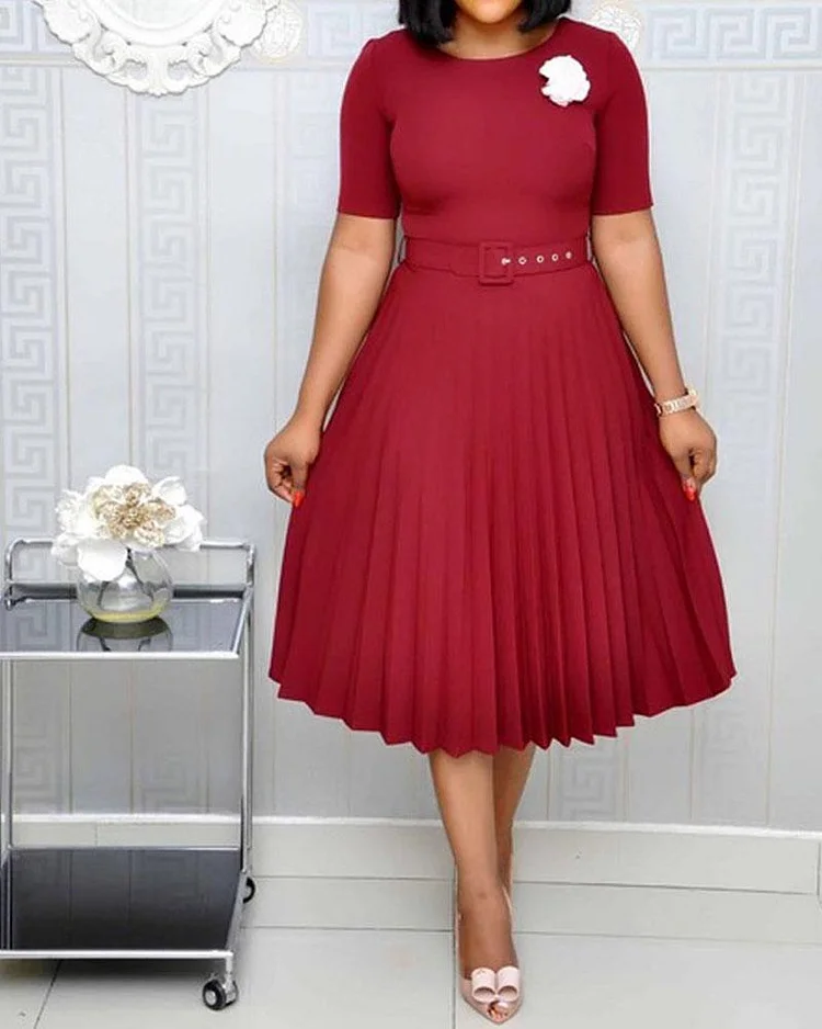 Solid Color Short Sleeve Pleated Dress