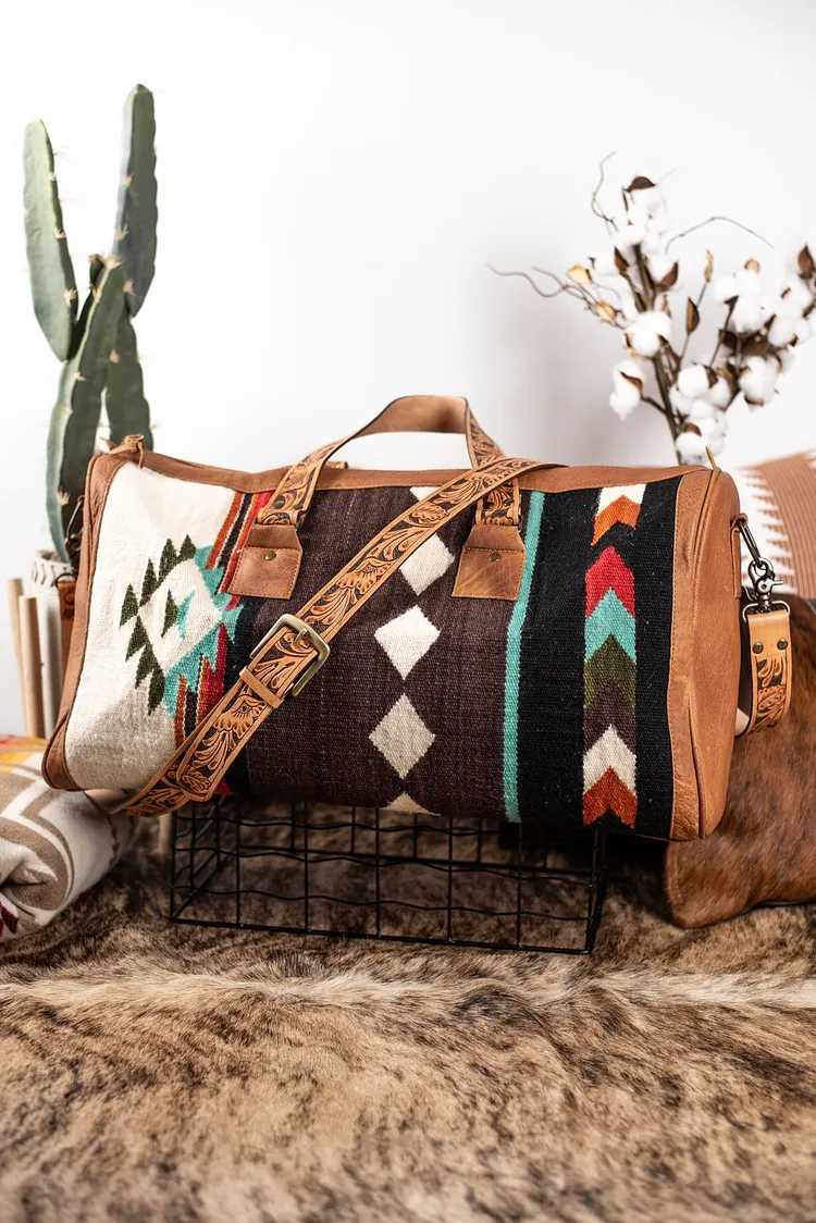 Travelin&rsquo; Man Duffle Bag - Charger