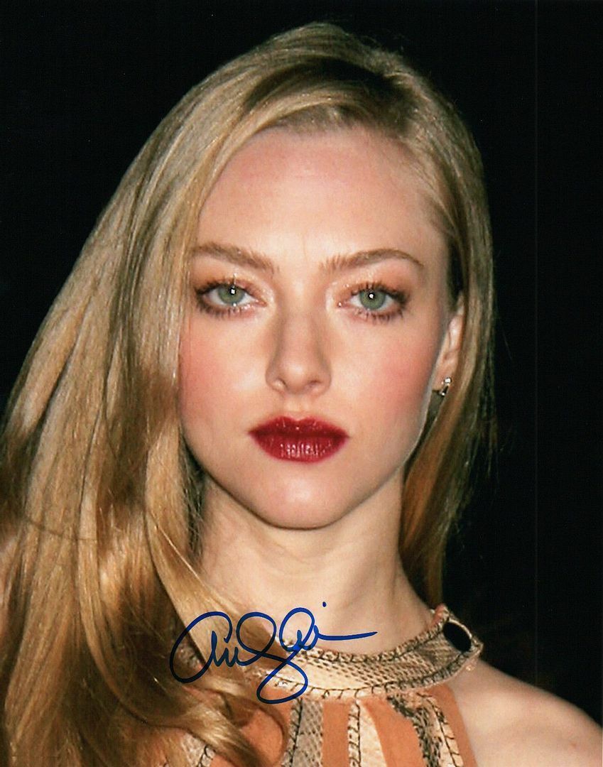 Amanda Seyfried Autograph Signed Photo Poster painting Print 2