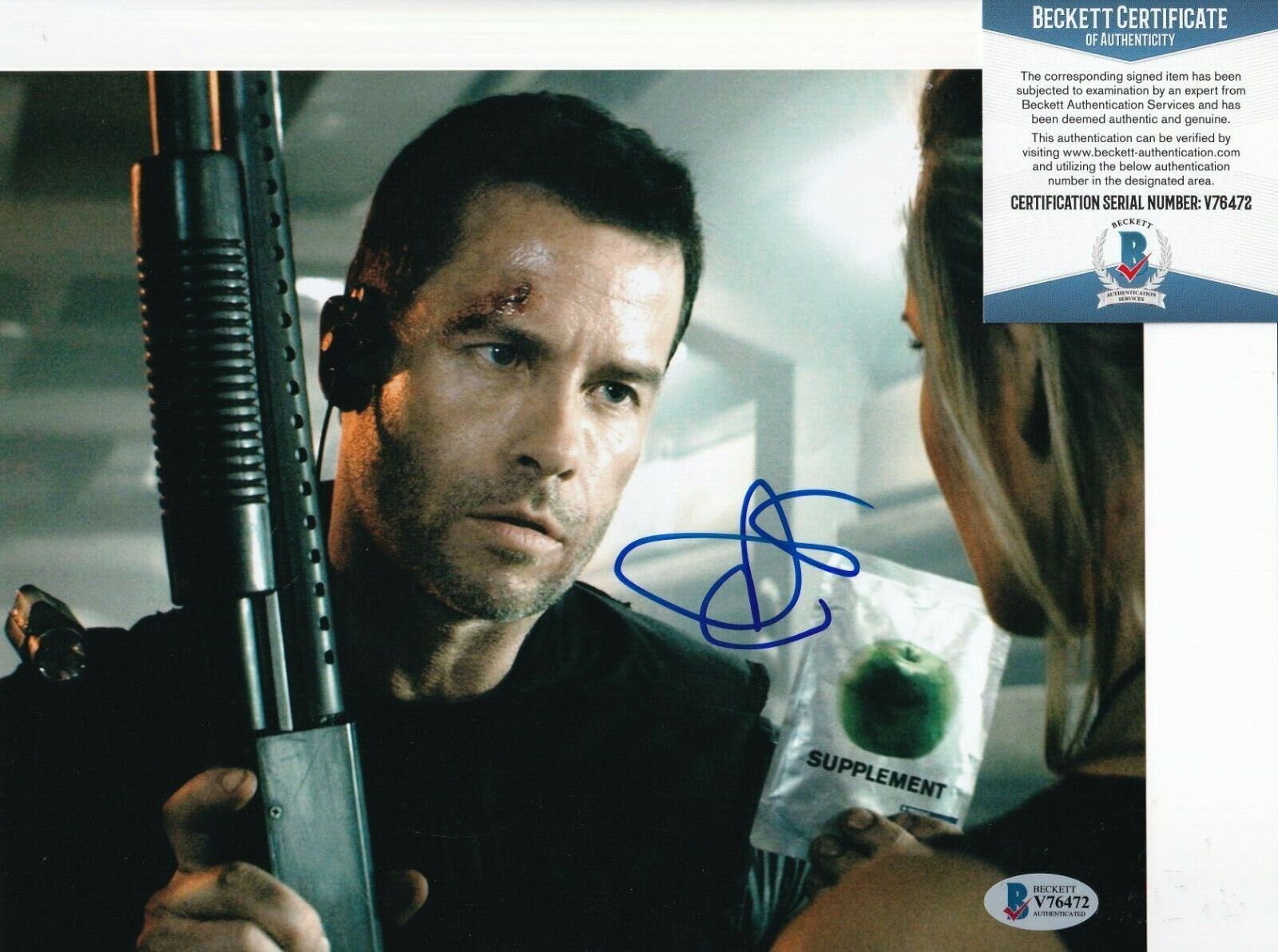 GUY PEARCE signed (Lockout) SNOW Movie autographed 8X10 Photo Poster painting BECKETT BAS V76472