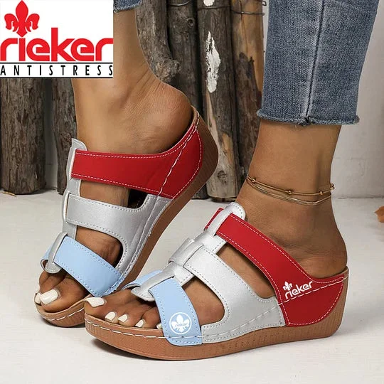 Nowe letnie sandały na koturnie w blokach kolorów RIEKER®