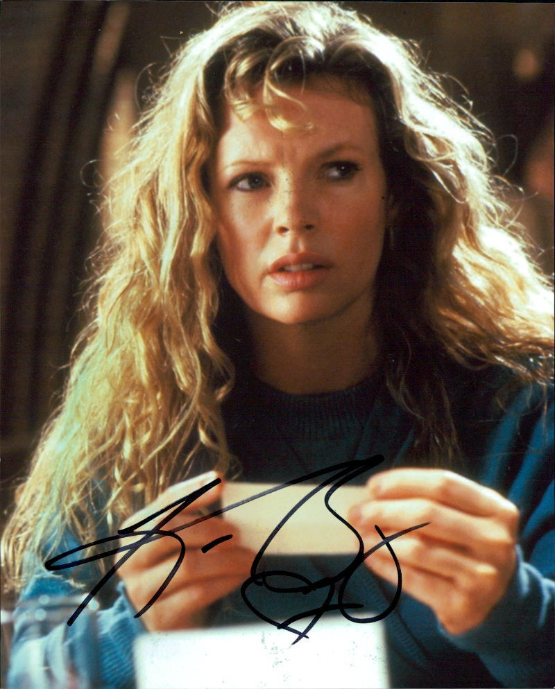 Kim Basinger signed authentic 8x10 Photo Poster painting COA