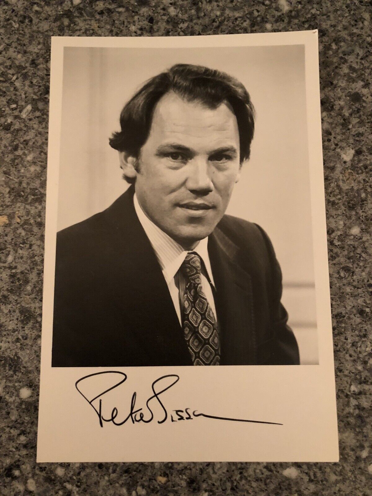 PETER SISSONS (ITN NEWS) VINTAGE SIGNED Photo Poster painting