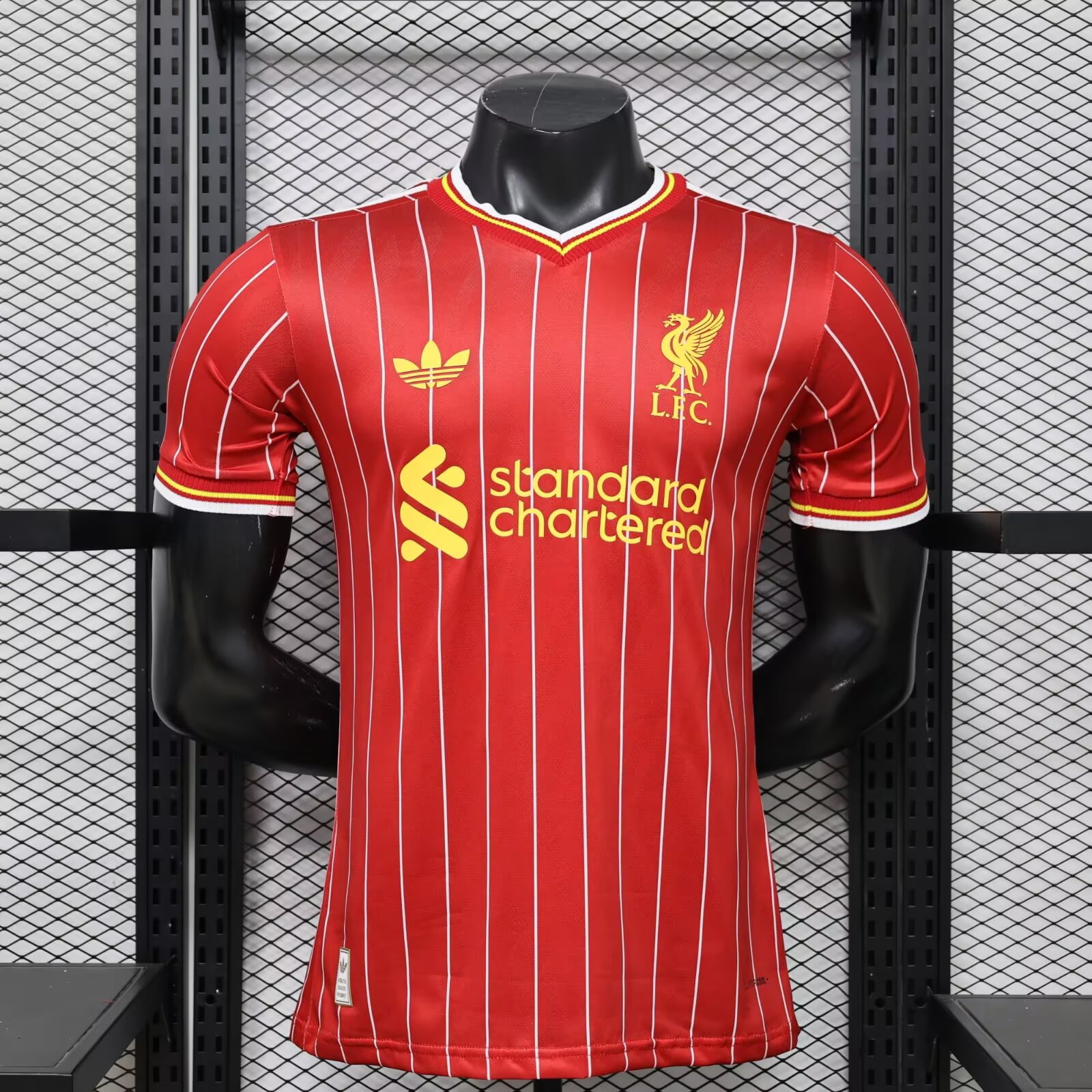 2026/2027 Player Version Liverpool Leisure Football Shirt 1:1 Thai Quality（The player version jersey is a bit tight, please pay attention to the size selection）