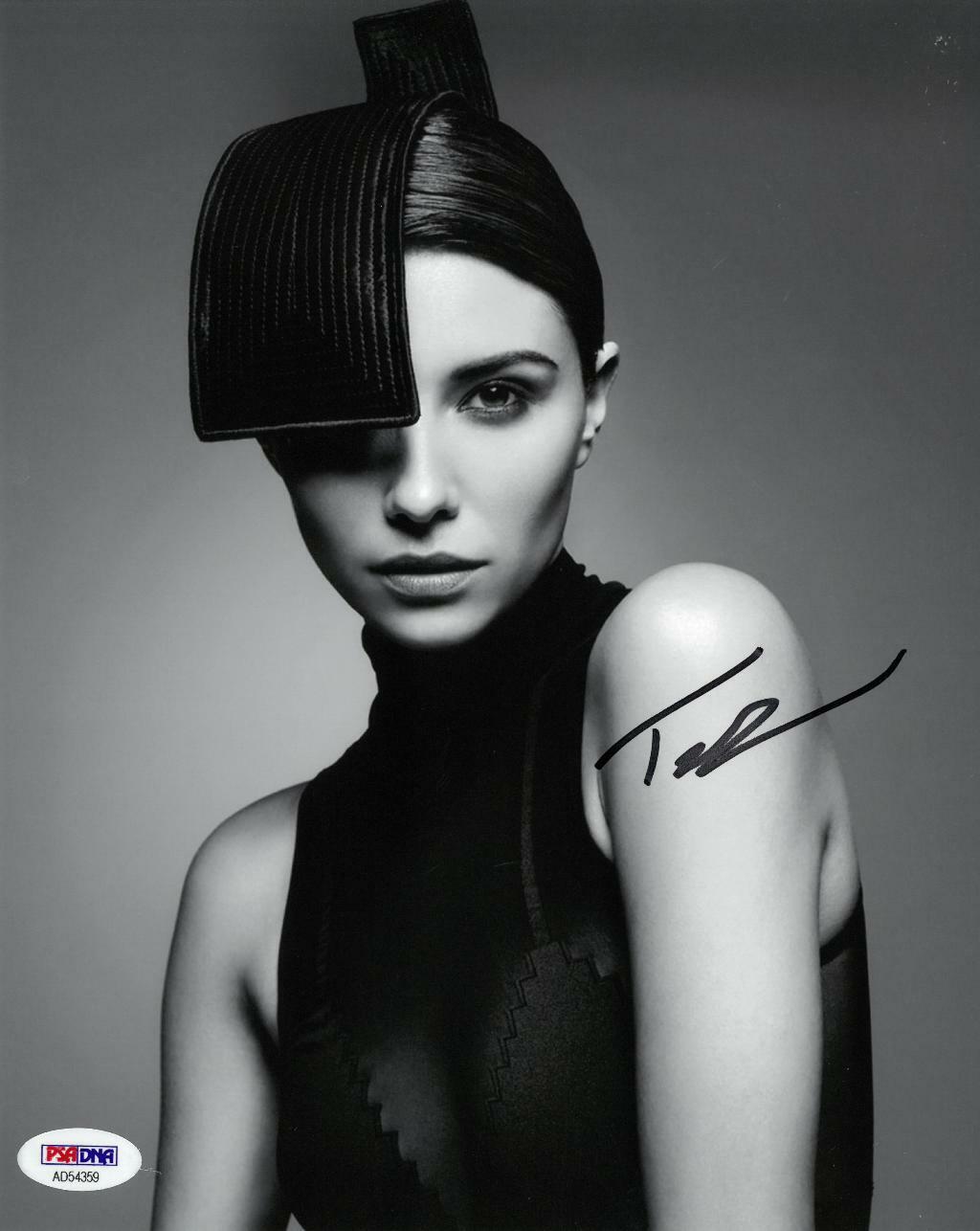 Tamara Feldman Signed Authentic Autographed 8x10 B/W Photo Poster painting PSA/DNA #AD54359