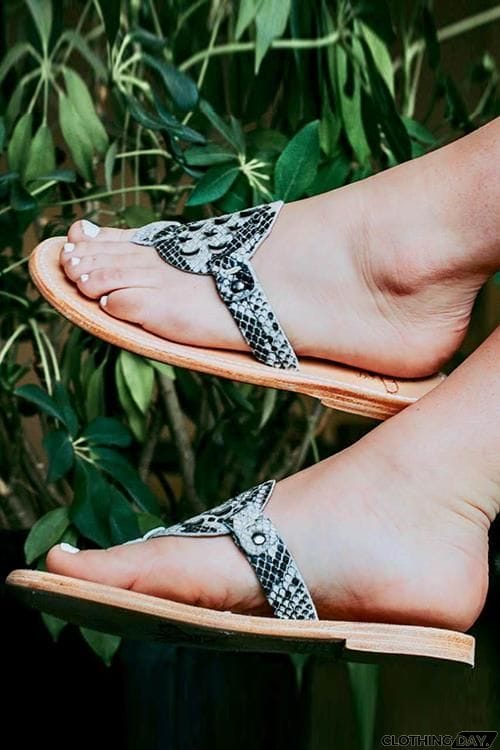 Moon Star Openwork Toe Flat Slippers