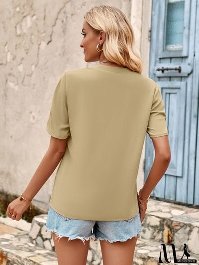 MidiSono - V-Neck Short Sleeve Blouse
