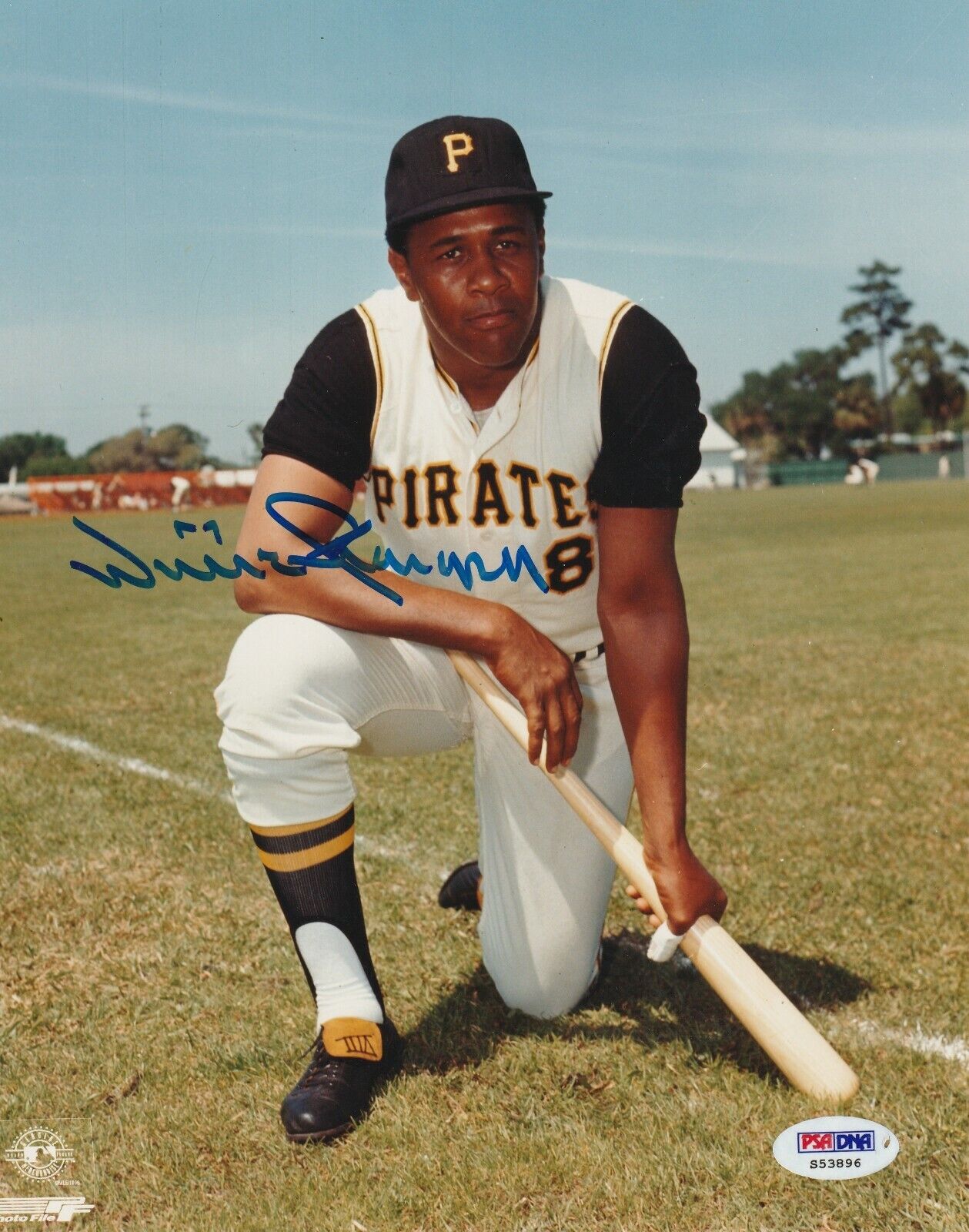 WILLIE STARGELL Signed Pittsburgh PIRATES 8X10 Photo Poster painting with PSA COA