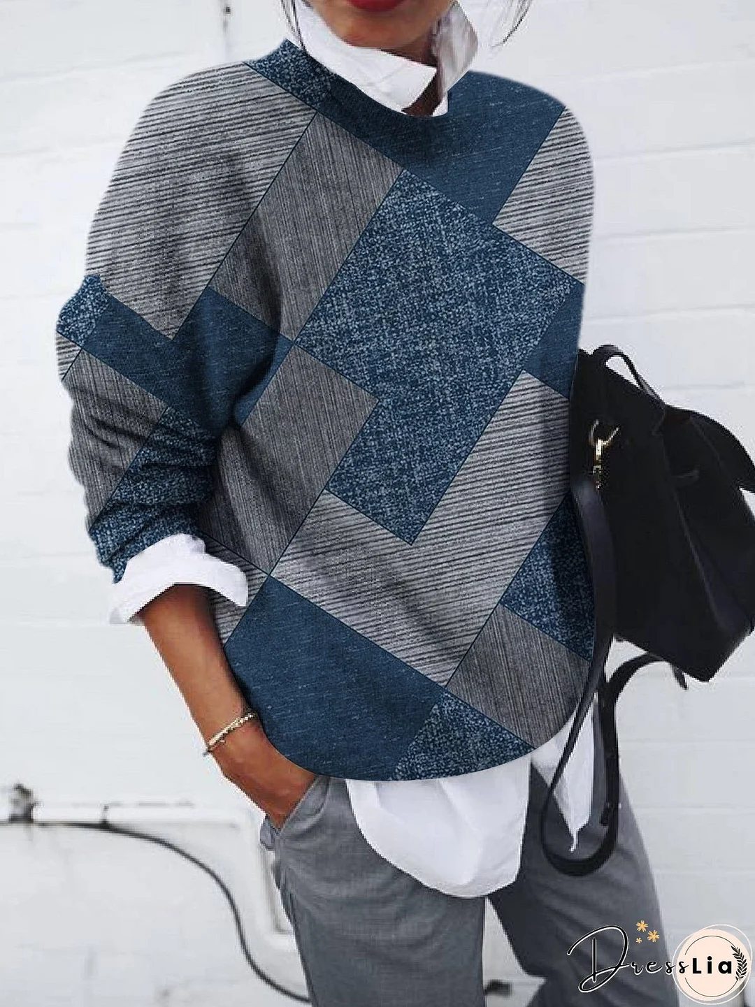 Fashionable and Minimalist winter garment