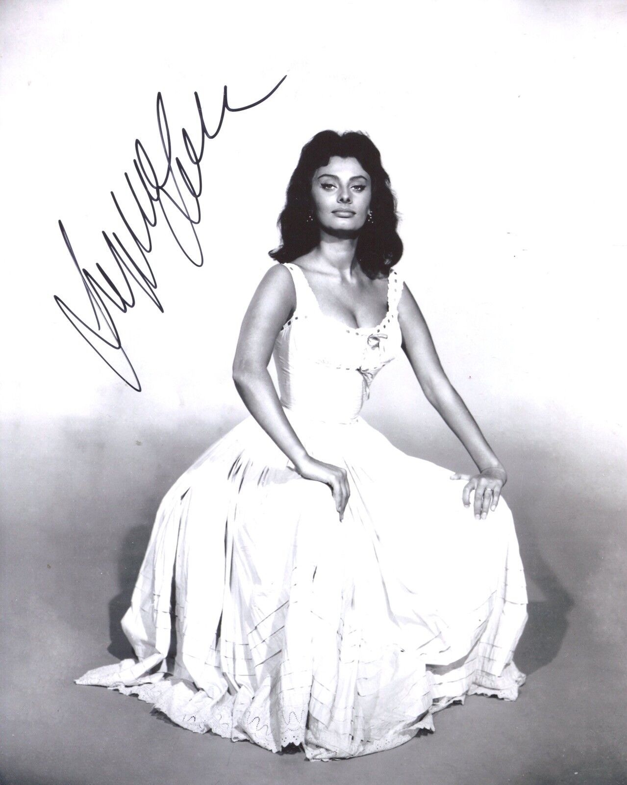 Sophia Loren signed DESIRE UNDER THE ELMS movie 8x10 Photo Poster painting - UACC DEALER