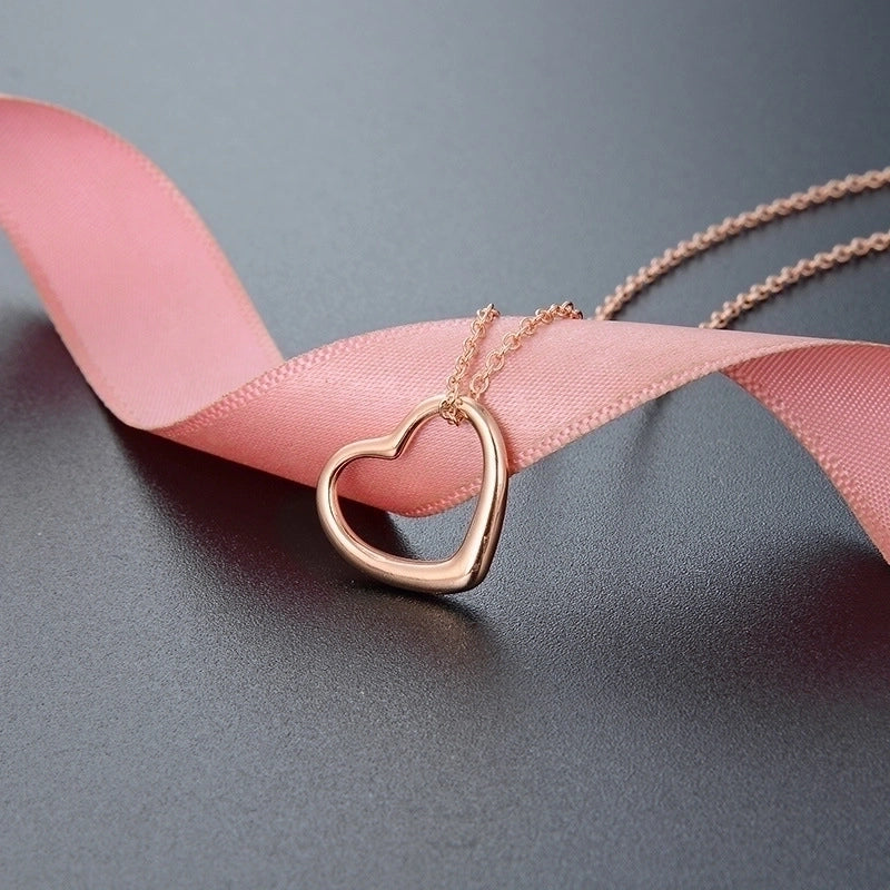 Hollow Out Big Love Silver Necklace Women’s Short Cross Clavicle Chain