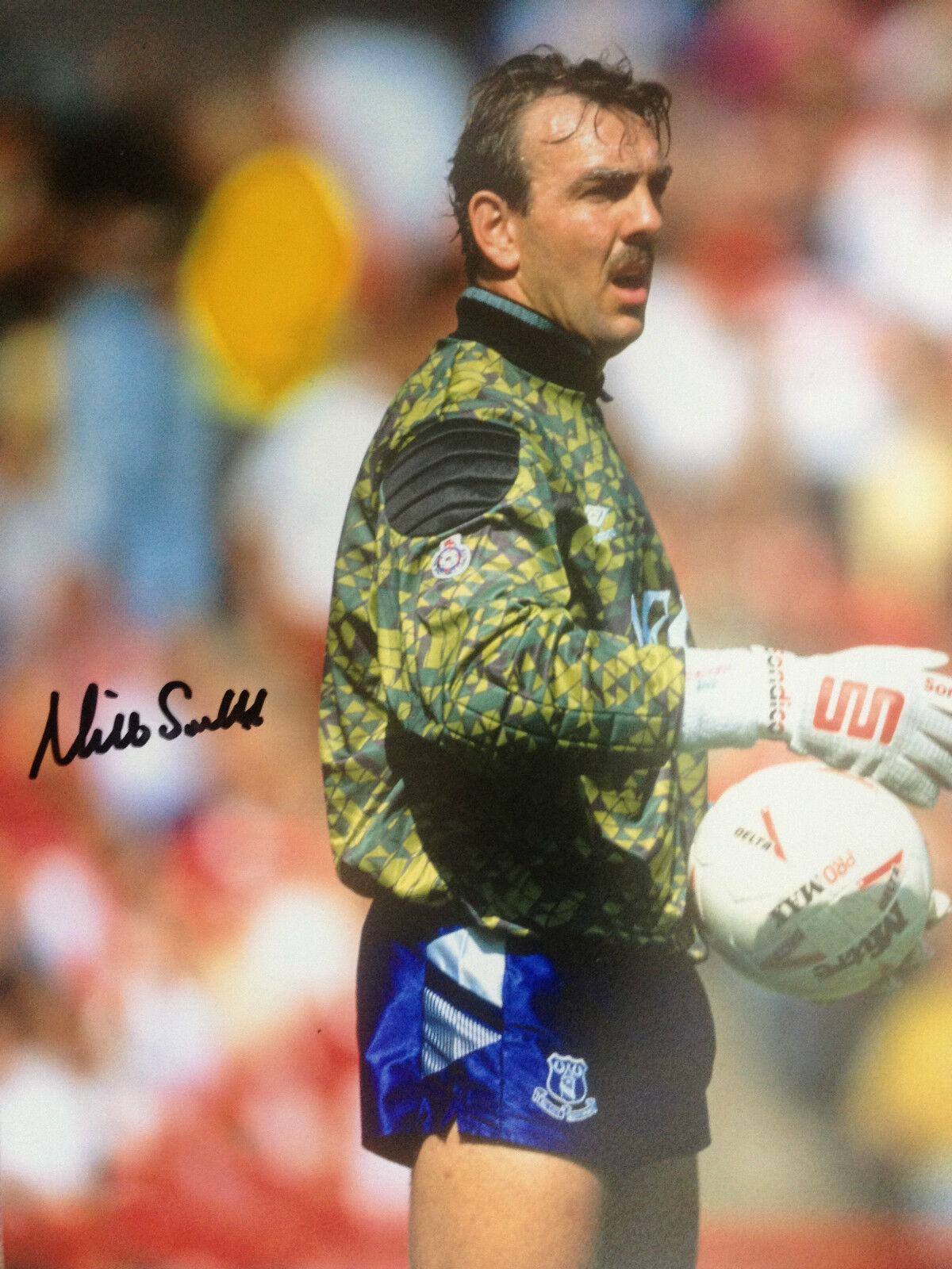 NEVILLE SOUTHALL - EVERTON & WALES LEGEND - BRILLIANT SIGNED COLOUR Photo Poster painting