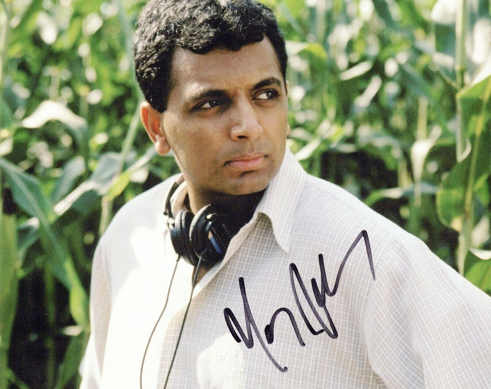 M. Knight Shyamalan head shot autographed Photo Poster painting signed 8x10 #5