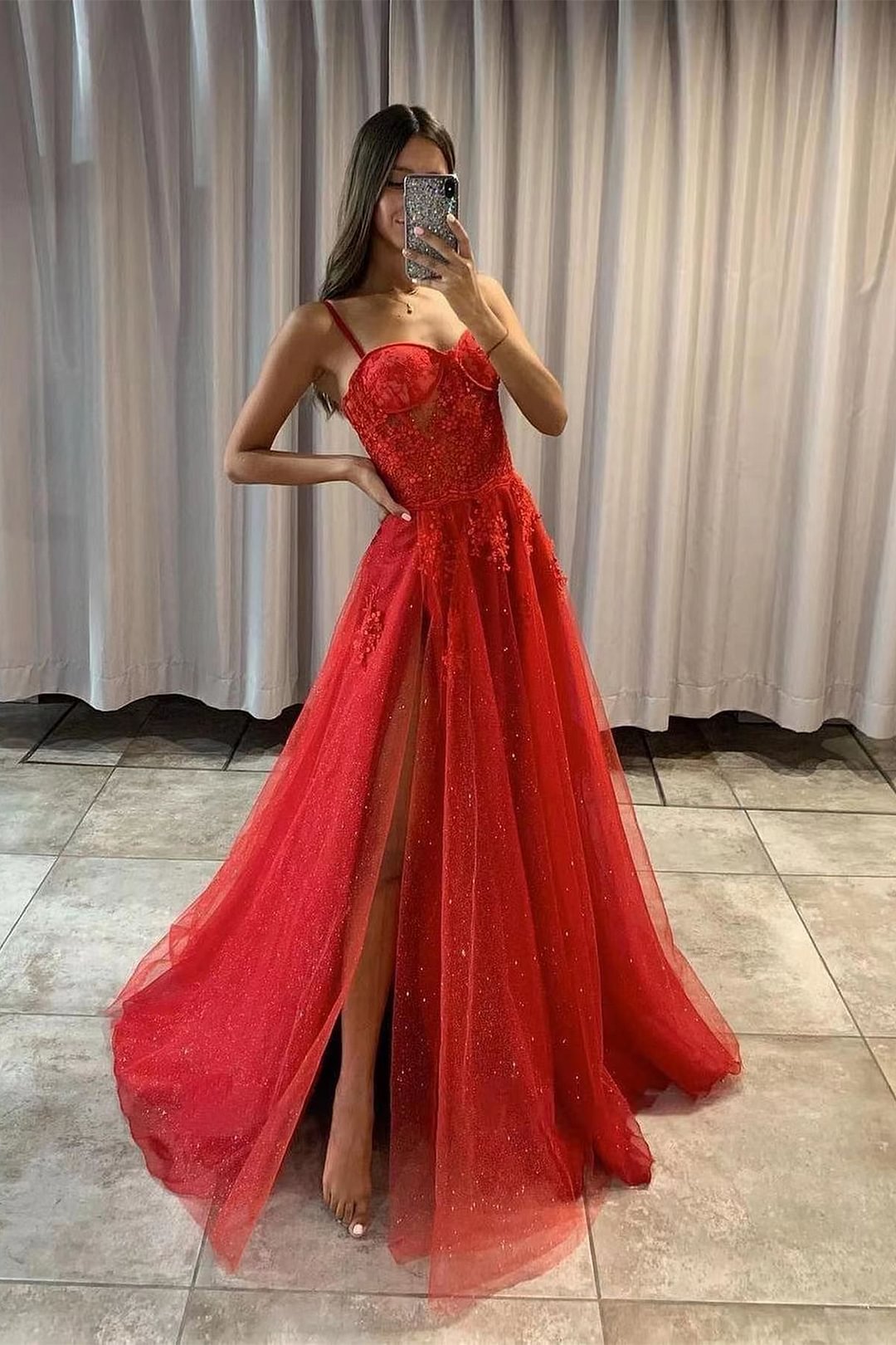 Rot Spaghettiträger Herzförmiger Ausschnitt Geteiltes Kleid  Glitzer Ballkleid aus Tüll ED0262 Lunass