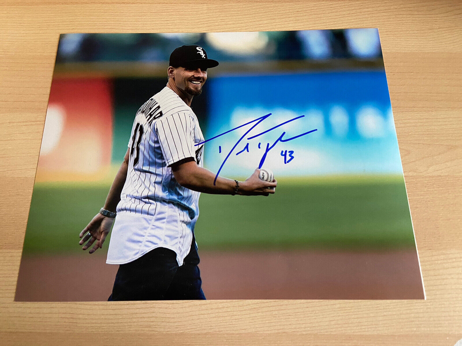 Danny Farquhar Chicago White Soxs Mariners Autographed Signed 8X10 Photo Poster painting W/COA