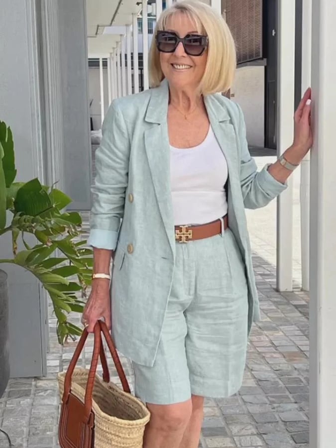 Women's Commuter Leisure Solid Color Suit Collar Cardigan Shorts Two-Piece Suit 