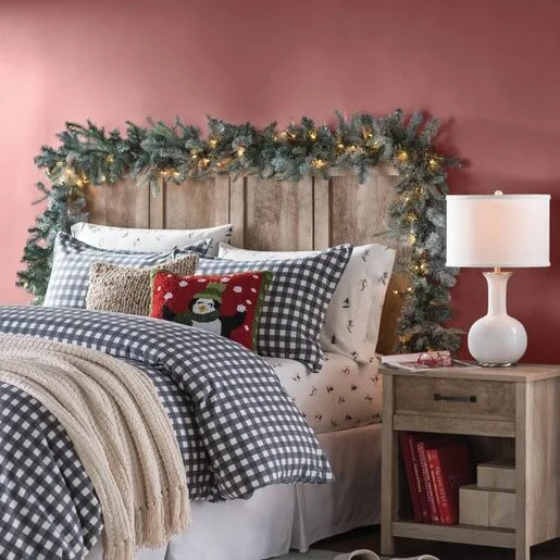 Frosted Pine Cones Flocked Pre-lit Christmas Garland With Lights