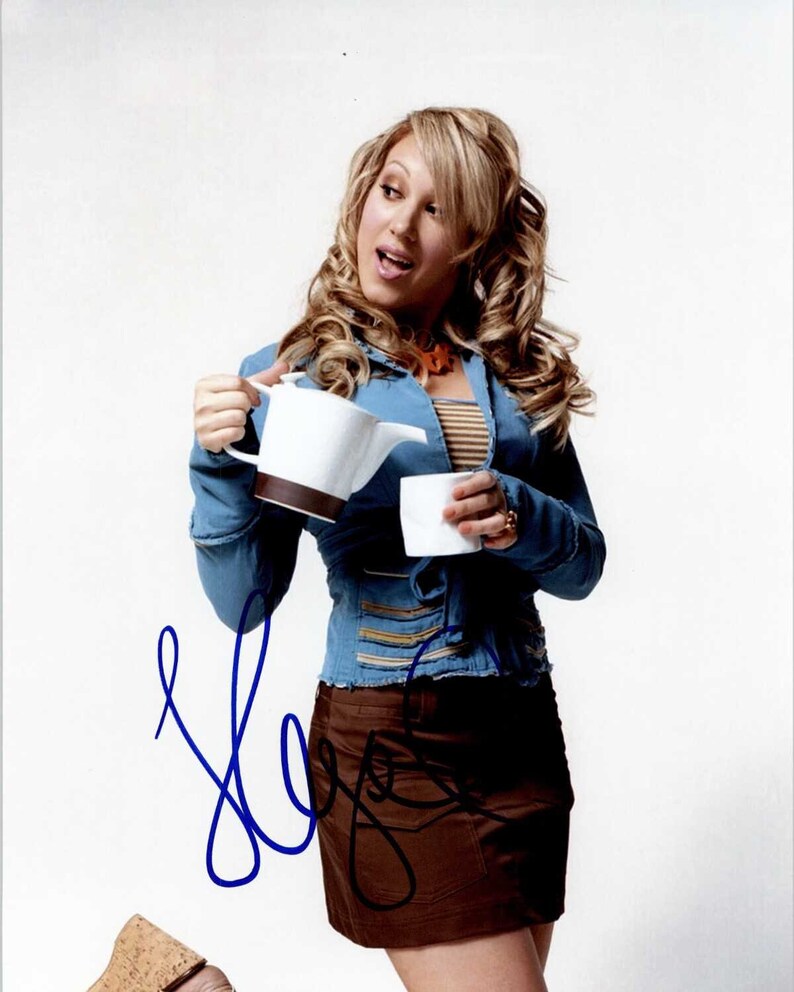 Haylie Duff Signed Autographed Glossy 8x10 Photo Poster painting - COA Matching Holograms