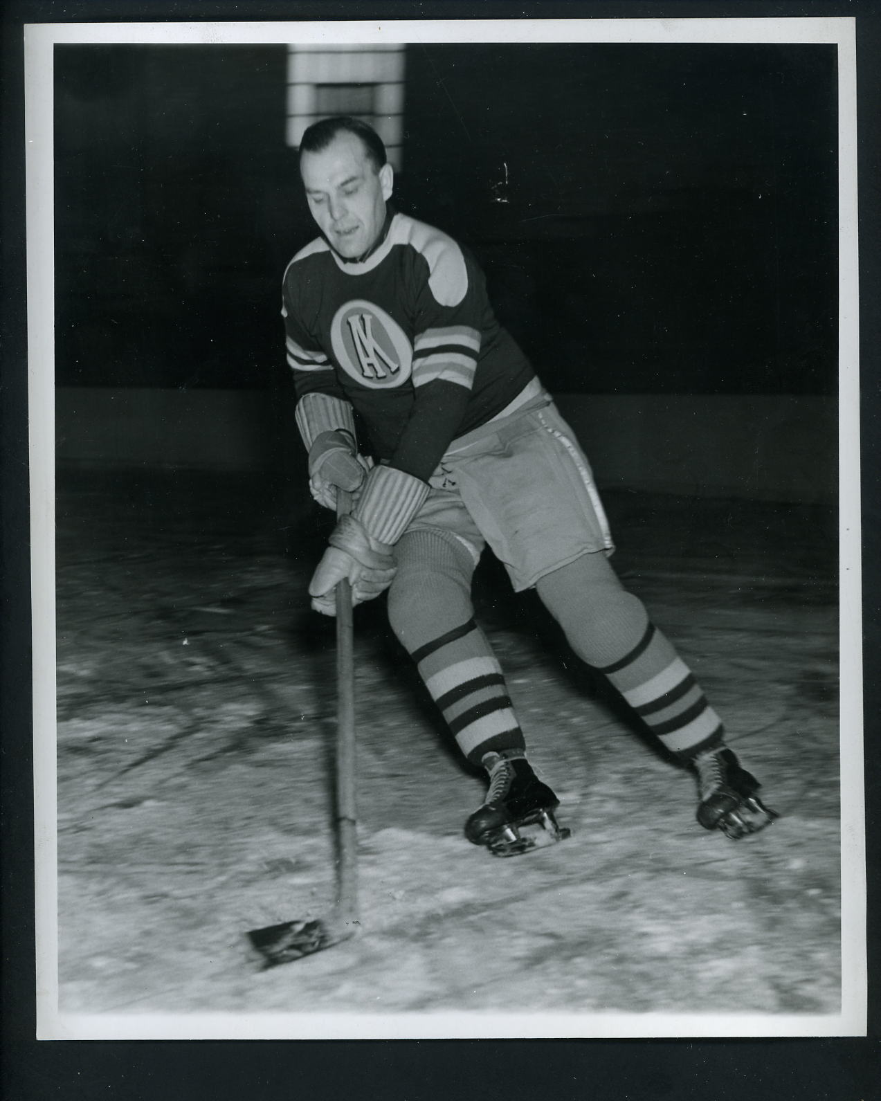 Leighton Happy or Hap Emms circa 1940 Press Photo Poster painting action