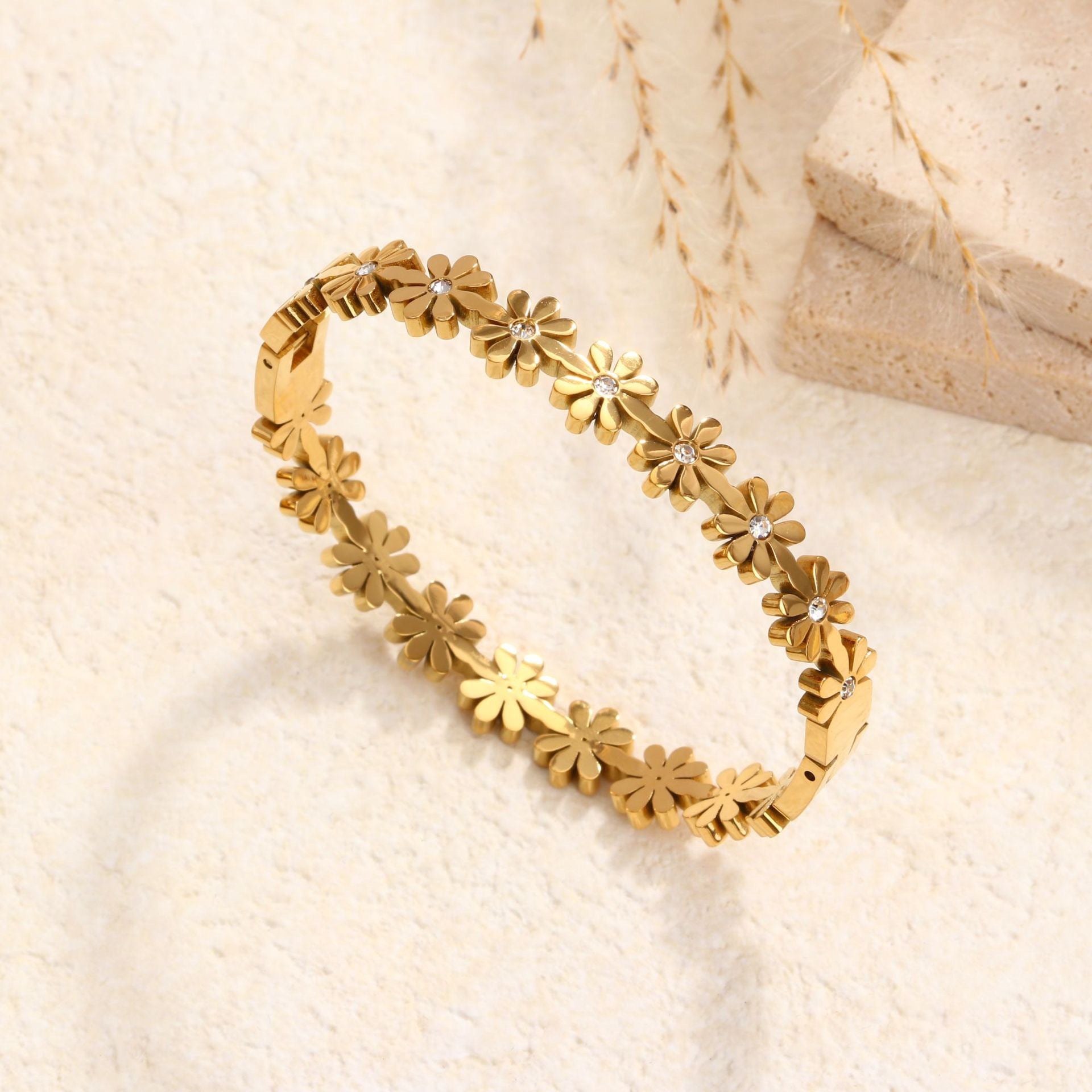 Bracelet Women’S Buckle Small Daisy Flower Bracelet Fashion Stainless Steel Bracelet Small Flower Jewelry