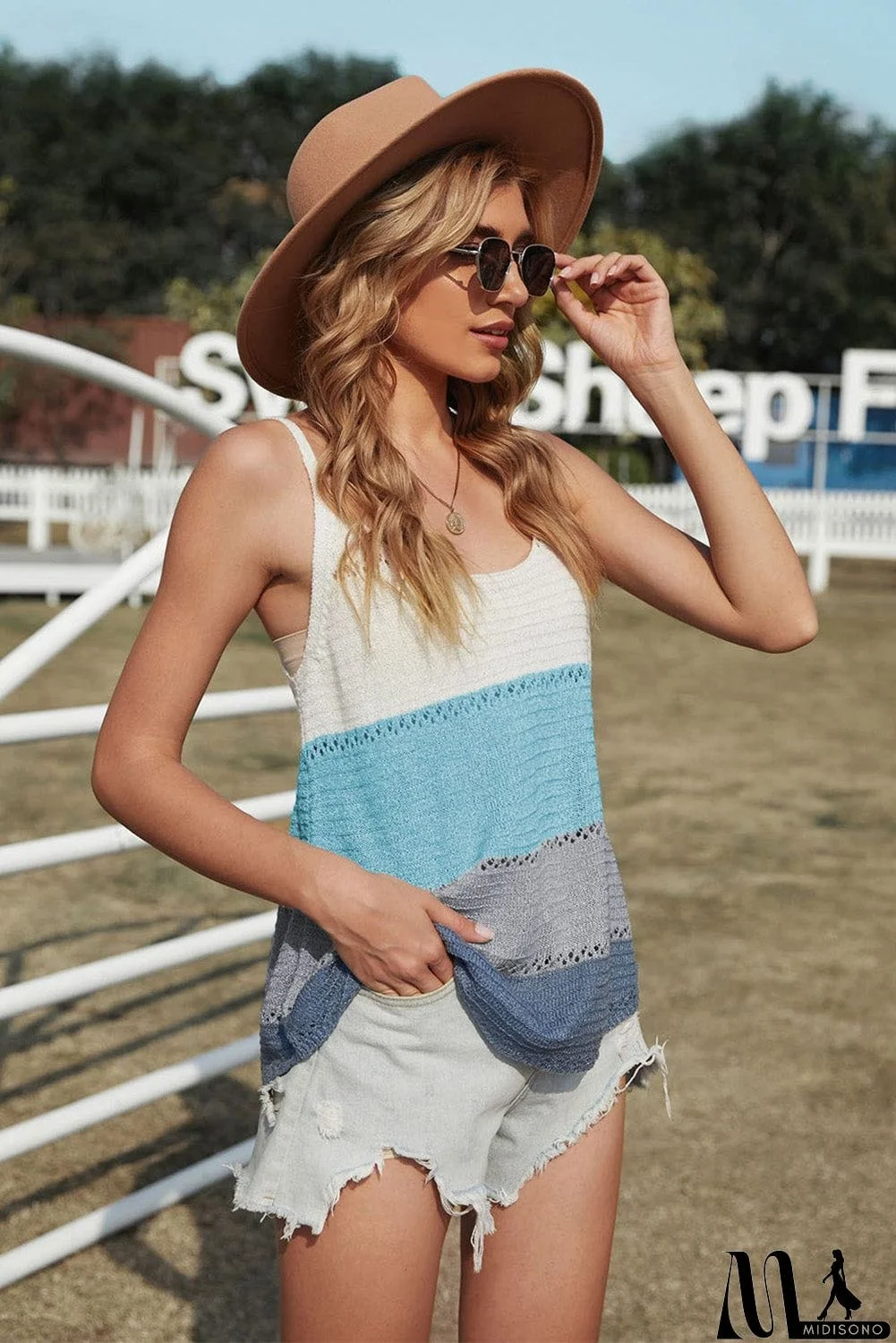 MidiSono - Adjustable Spaghetti Straps Sky Blue Colorblock Knit Tank Top