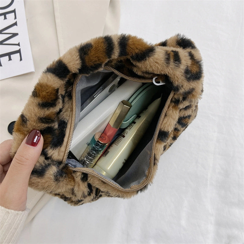 Women’s Small Plush Leopard Vintage Style Classic Style Dumpling Shape Zipper Handbag